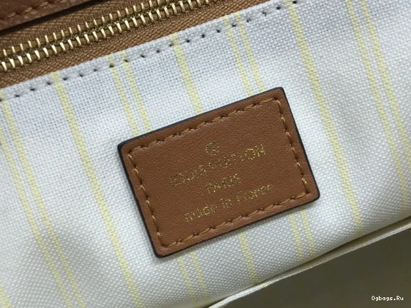 LOUIS ONTHEGO VUITTON MM 0418